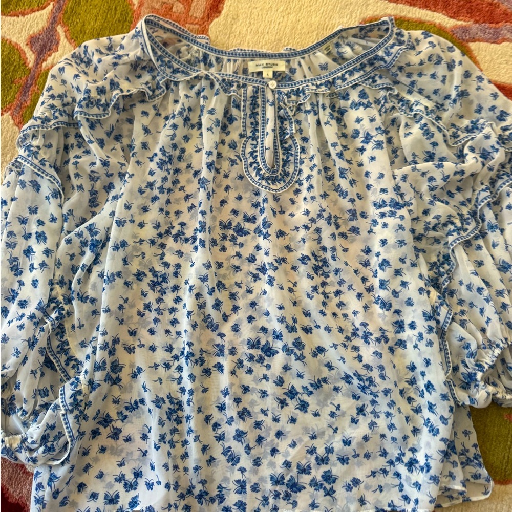 Size Large Max Studio top